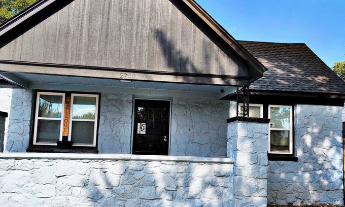 Central Oklahoma City House | 3BR/2BA Short Mid-Term Rentals