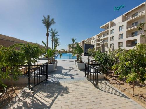 Al-Khalifa Apartment | 3BR APT, free pool access, EMMAR Uptown Cairo