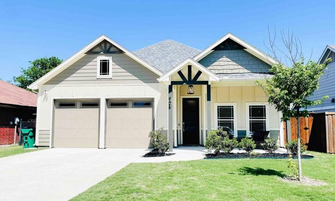 McKinney House | 3BR New build ~ Family Friendly