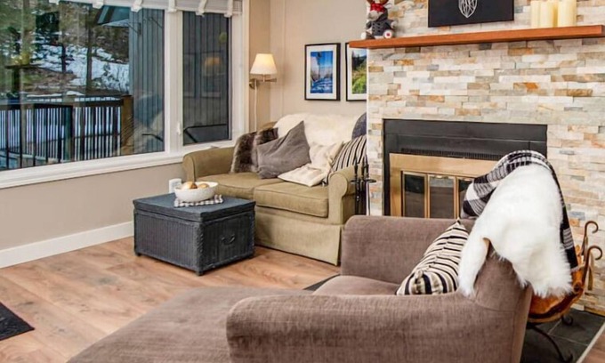 East Kootenay Apartment | 3BR Oasis|Private Hot Tub|Walk to Ski Hill