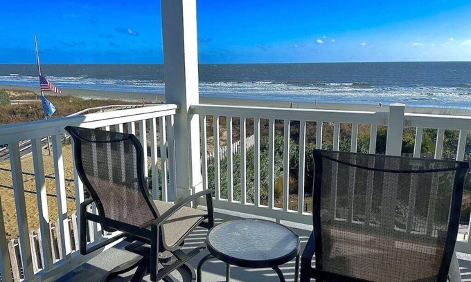 Charleston County Condo | 3BR Oceanfront Condo | Heart of IOP | Beach Rental