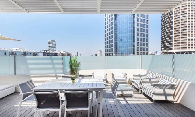 Tel Aviv City Center Apartment | 3BR Penthouse in Bograshov by HolyGuest
