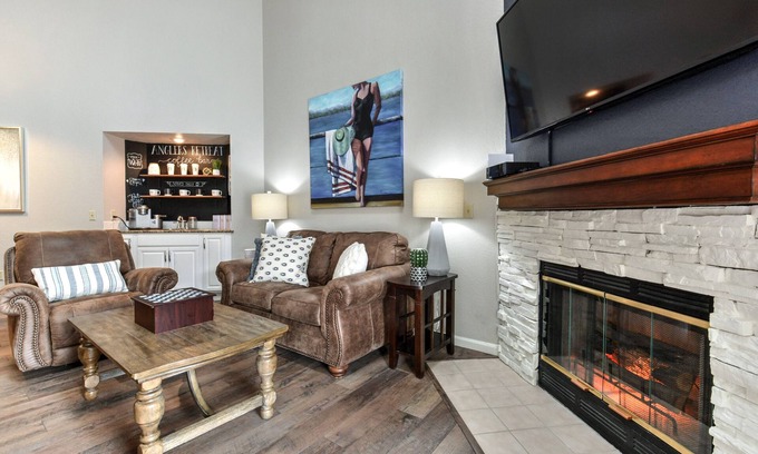 Table Rock Condo | 3BR Pointe Royale Condo w/Pools, Golf & Lake Access