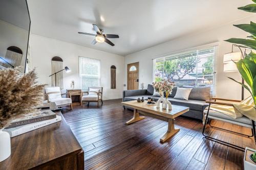 Pico Apartment | 3BR Santa Monica Home, Ideal for Groups!