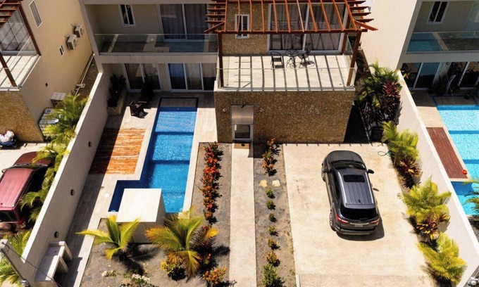 Dixon Cove House | 3BR Villa Private Pool SUV Included