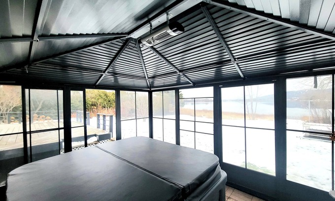 Hebertville Ski Chalet | 3CH - Lakeside + Spa + Fireplace + AC + Billiards + BBQ and more WoW!