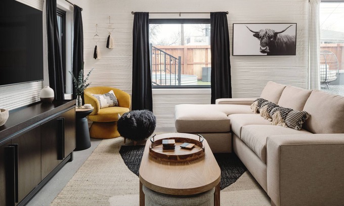 MLK House | 3D Printed House | 4BD 4BA | Cowboy Pool - 10 Minutes From 6th Street