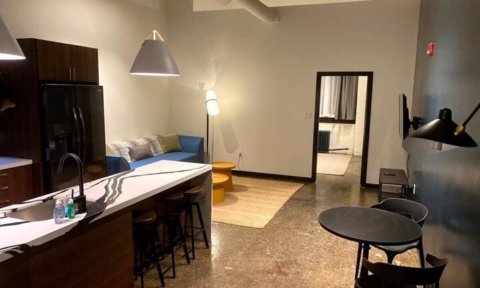 North Oakland Apartment | 3E-Spacious close to PITT/CMU/Carlow, Sleeps 4