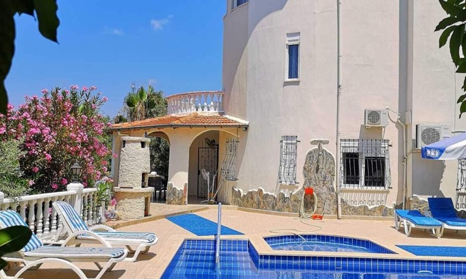 Avsallar Villa | 4+4 Villa Private Pool in Avsallar around 10 mins walk to town and beach.