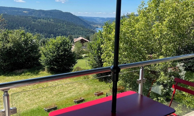 Gerardmer Apartment | 4 ✭ apartment with breathtaking view of Gérardmer lake