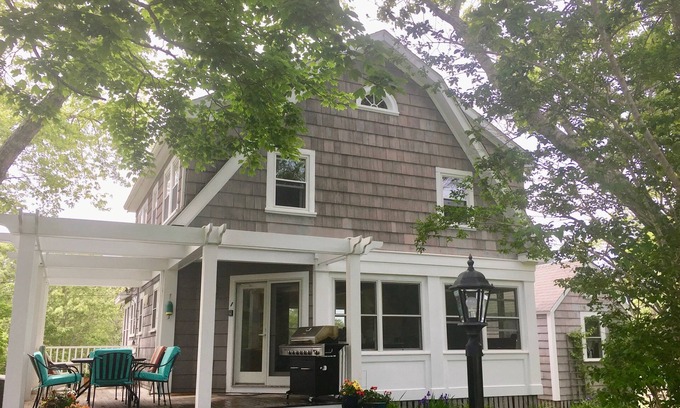 Onset House | 4 B/R home on the water with breathtaking views on a quite cul de sac