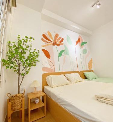 Hang Bo Apartment | 4 Bed Rooms with Kitchen for 11 guests Family-friendly Home in Hanoi Old Quarter