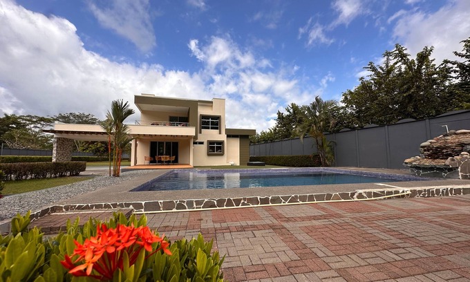 Canton Parrita House | 4-bedroom house in delightful Parrita Playa Bandera Puntarenas with WiFi, AC