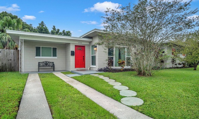 Englewood Park House | 4 Bedroom 2 Bath Pet-Friendly Pool Home Orlando Airport