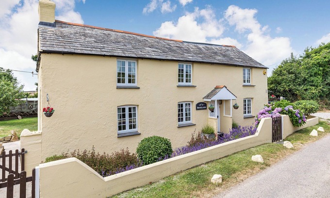 Saint Columb Major Cabin | 4 bedroom accommodation in St Columb Major