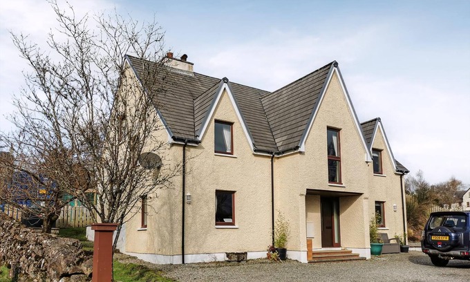 Tobermory Cottage | 4 bedroom accommodation in Isle of Mull