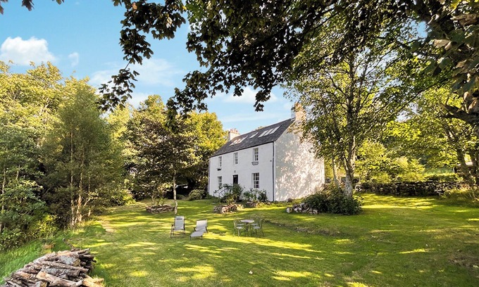 Breakish Cottage | 4 bedroom accommodation in Applecross
