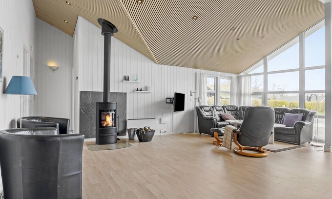 Pøt Strandby House | 4 bedroom accommodation in Juelsminde