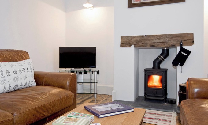 Llandwrog Cottage | 4 bedroom accommodation in Llandwrog, near Caernarfon