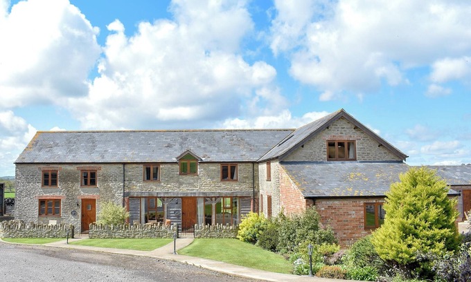 Sherborne Cottage | 4 bedroom accommodation in Leigh, near Sherborne