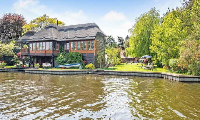 Irstead Cottage | 4 bedroom accommodation in Irstead, near Wroxham