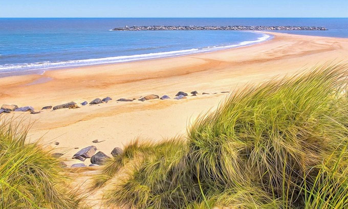 Irstead Cottage | 4 bedroom accommodation in Rollesby, near Winterton-on-Sea