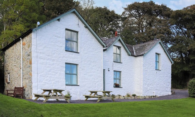 Conwy Cottage | 4 bedroom accommodation in Rowen, near Conwy