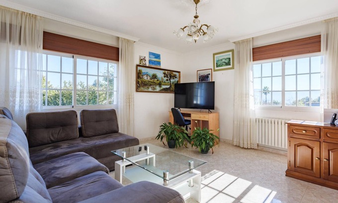 Samieira Apartment | 4 bedroom accommodation in Poio