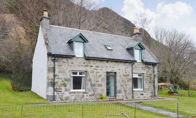 Kyle Cottage | 4 bedroom accommodation in Inverinate, near Kyle of Lochalsh