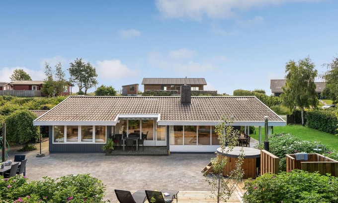 Ebeltoft House | 4 bedroom amazing home in Ebeltoft