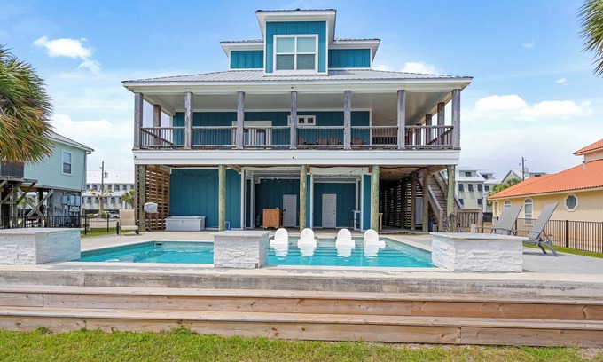 Pass Chateau Harbor House | 4 Bedroom Bay Front Home with Private Pool