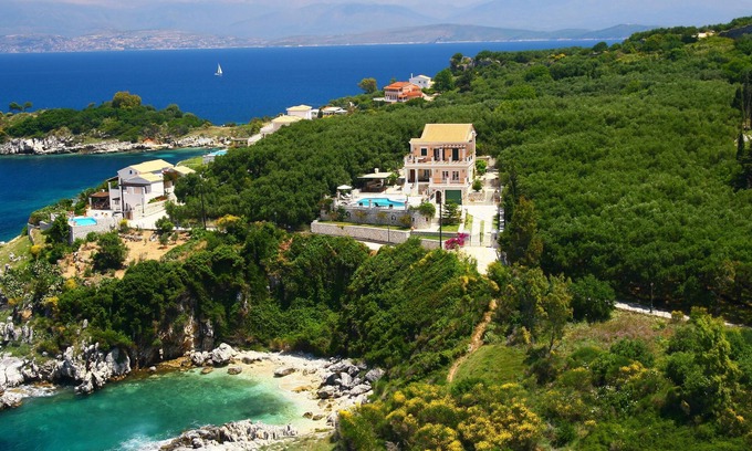 Kassiopi Villa | 4 bedroom beach front Luxury Villa