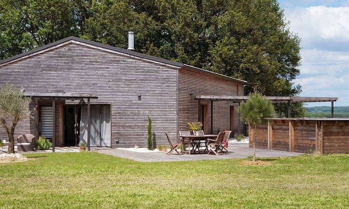 Couze-et-Saint-Front House | 4 bedroom private vacation home in couze-et-saint-front