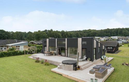 Grønninghoved Strand House | 4 Bedroom Gorgeous Home In Sjølund