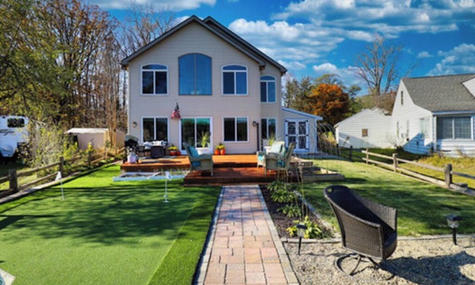 Brighton House | 4-bedroom house on Ore Lake in Brighton, MI.