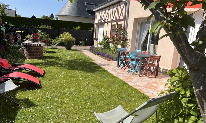 Belbeuf House | 4 bedroom house & private garden--quiet-Parking-9km from Rouen-1H30 from PARIS