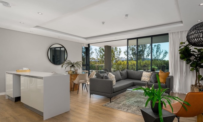 Green Point Apartment | 4 Bedroom Luxury close to the VandA Waterfront