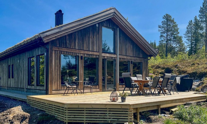 Vinje House | 4 bedroom nice home in Vinje
