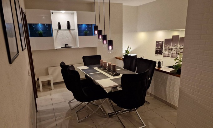 Region Hannover District House | 4 Bedroom Private vacation home in Langenhagen