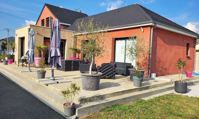 Oasis - Maroc House | 4 Bedroom Private vacation home in Le Mans