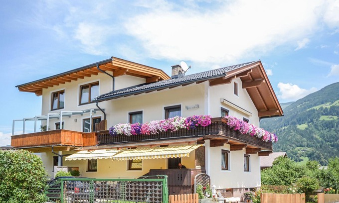 Finsing House | 4 bedroom stunning home in Uderns