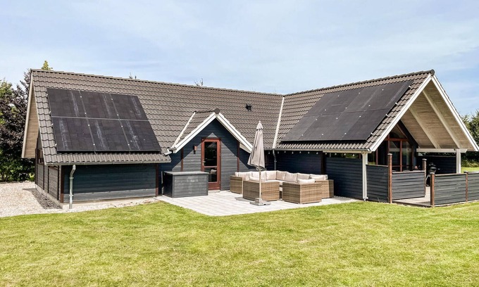Ristinge House | 4 bedroom stunning home in Humble
