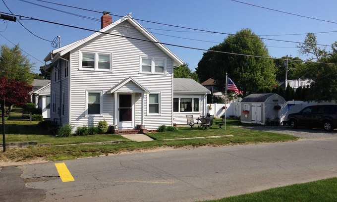 Wareham Center House | 4 Bedrooms, 20 Steps From Private Beach, near Cape Cod Canal