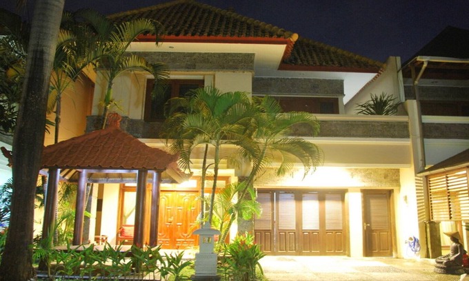 Kartika Plaza Villa | 4 Bedrooms Kuta Villa Includes Breakfast
