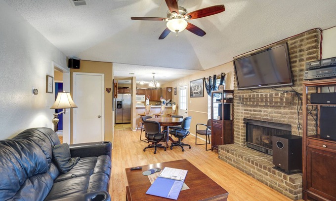 Central Arlington House | 4 Blocks to AT&T Stadium: Home w/BBQ-Ready Yard!