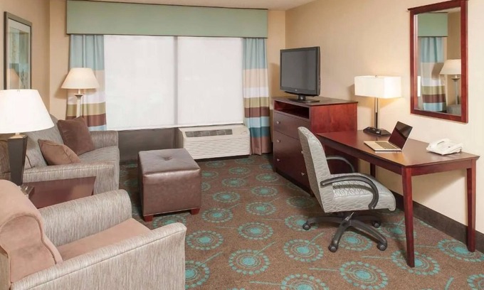 South Bend Hotel | 4 Budget-Friendly Suites for Family Stay w/Kitchen & Indoor Pool Access