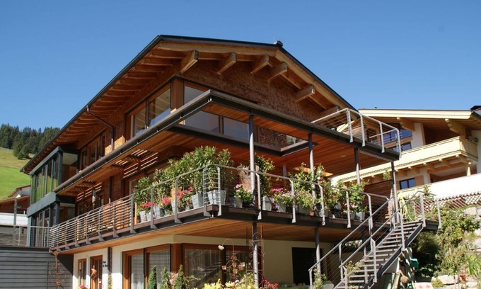 Lech am Arlberg Apartment | **** 4 Edelweiß Apartment Wösterblick in Lech am Arlberg - House Dr Muxel