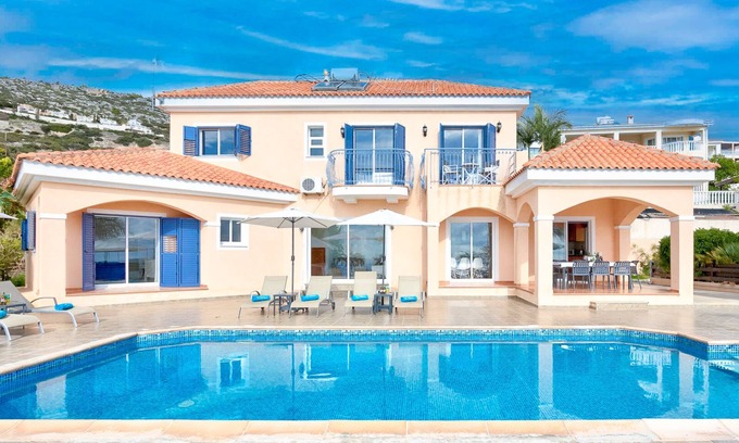 Peyia Town Villa | 4 en-suite Bedrooms with Panoramic Sea Views & Huge Pool Patio & Jacuzzi/Spa