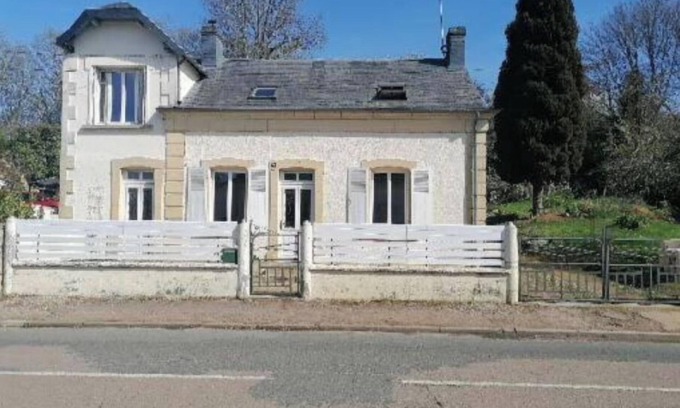 Guerigny Bed & Breakfast | 4 guest rooms for 8 people
