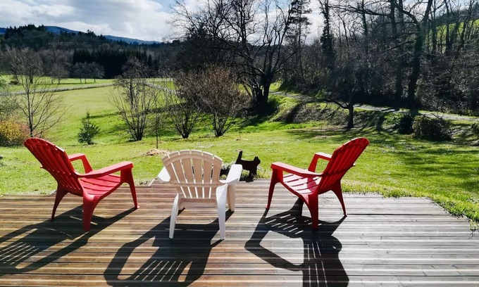 Usson House | 4* Large, comfortable house for 8-10 people with horses, goats and chickens